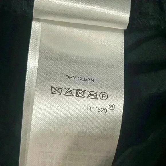 Lauren Ralph Lauren Women's Bermuda Shorts
Black Size 4 - Picture 10 of 11